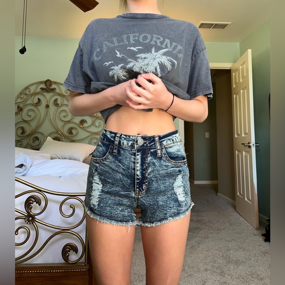 RSQ High-waisted Dark-Wash Ripped Denim Shorts Size 0, XS - Picture 12 of 14